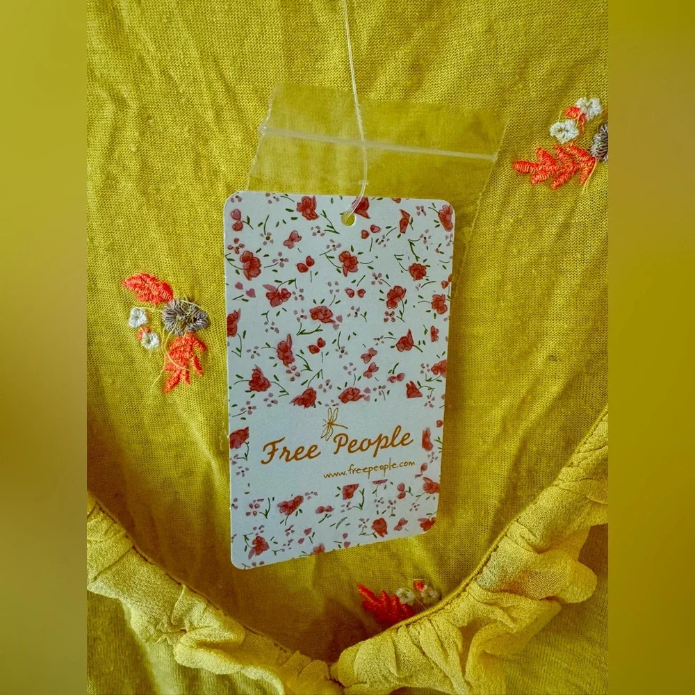 NWT Free People Full Bloom Embroidered Crop Top